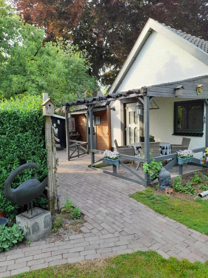 Gastenverblijf 'T Achterhoes Bellingwolde Exteriér fotografie